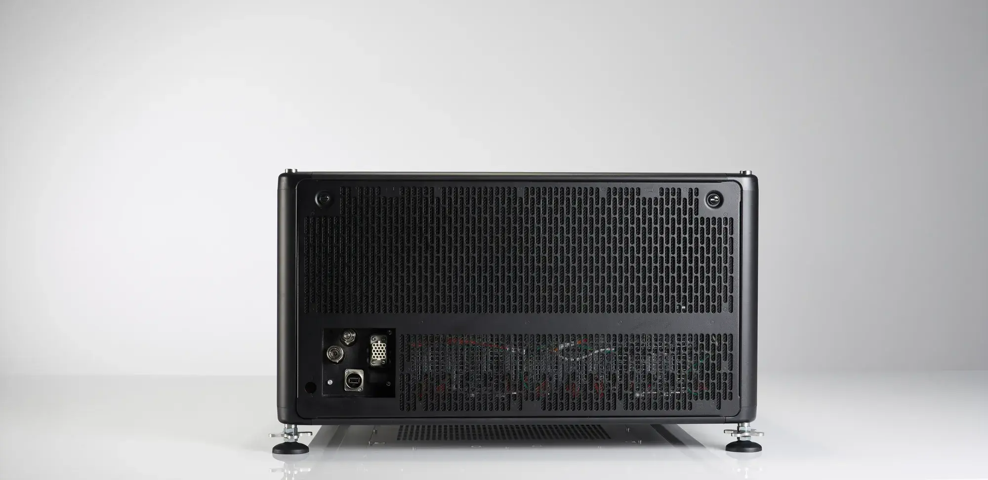 Barco UDX-4K26