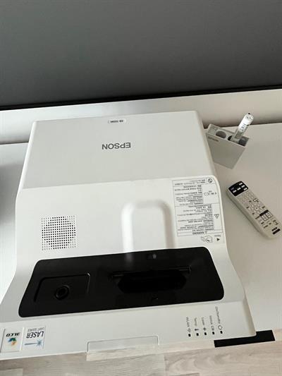 Epson EB-725Wi 4000 Lümen HD Kısa Mesafe Wi-Fi Projeksiyon Cihazı