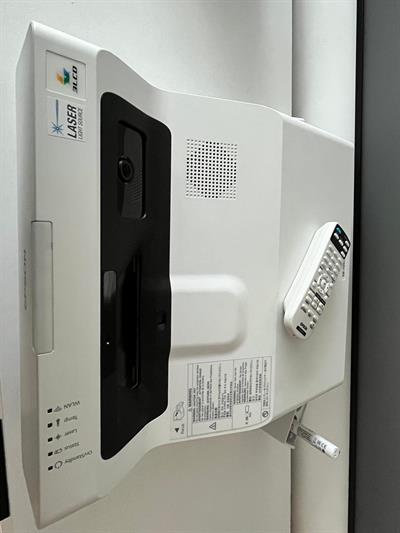 Epson EB-725Wi 4000 Lümen HD Kısa Mesafe Wi-Fi Projeksiyon Cihazı