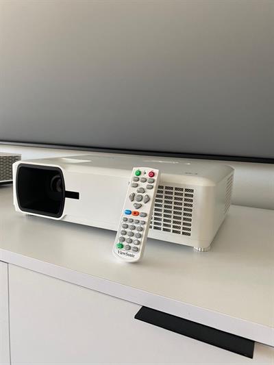 ViewSonic LS610HDH 2.El Projeksiyon Cihazı