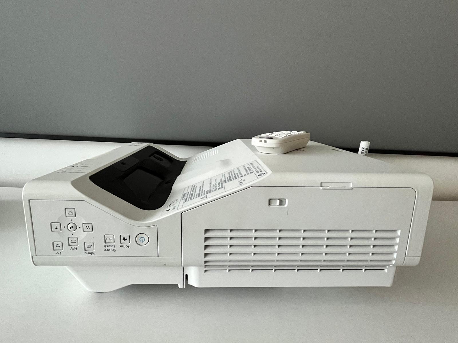 Epson EB-725Wi 4000 Lümen HD Kısa Mesafe Wi-Fi Projeksiyon Cihazı