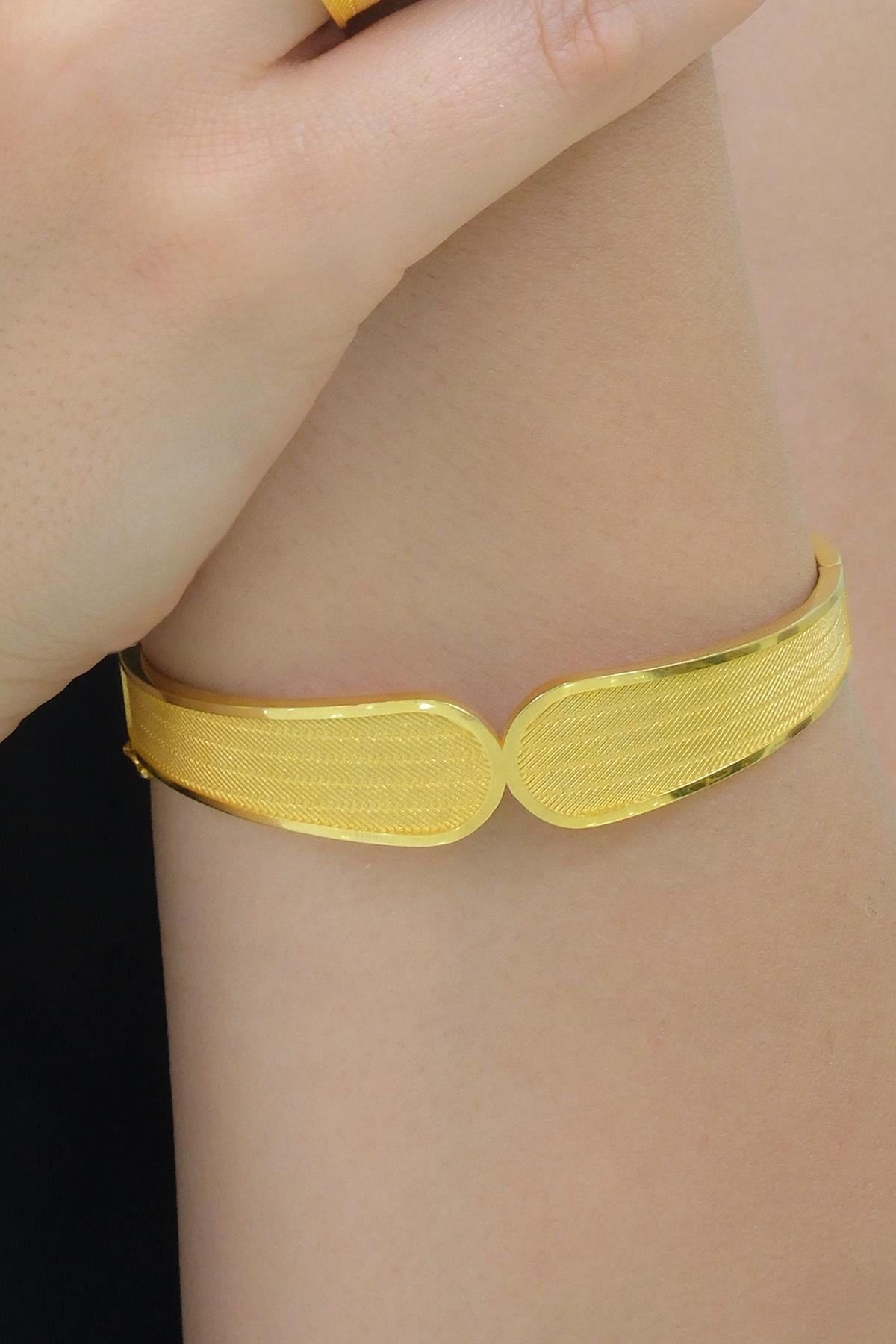 14 Ayar Hasır Altın Kelepçe Bilezik