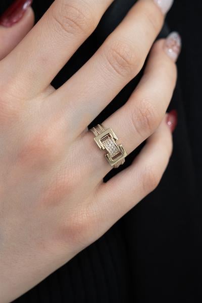 Perla 14 Ayar 3 Sıra Taş Toka Detaylı Altın Yüzük Yeşil