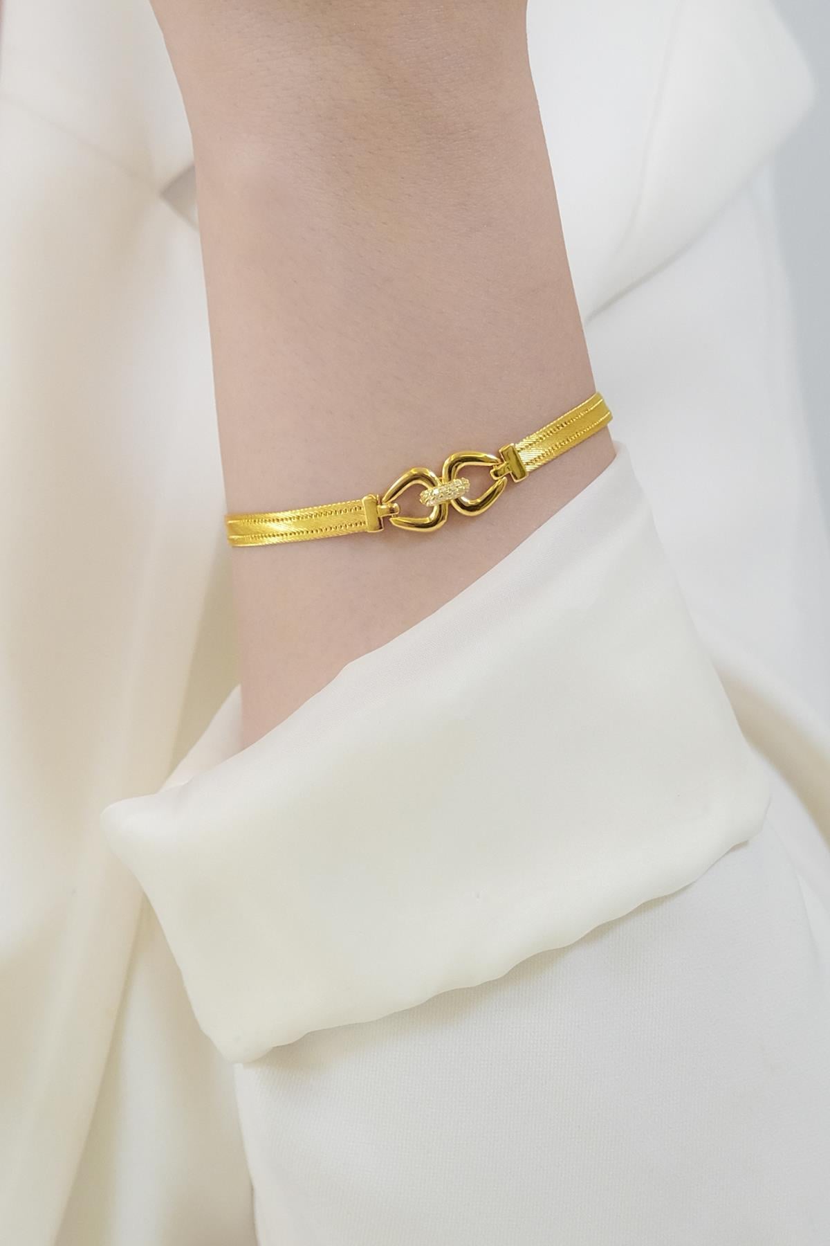 Aludra 14 Ayar 3 Sıra Taş Toka Detaylı Altın Bilezik Sarı