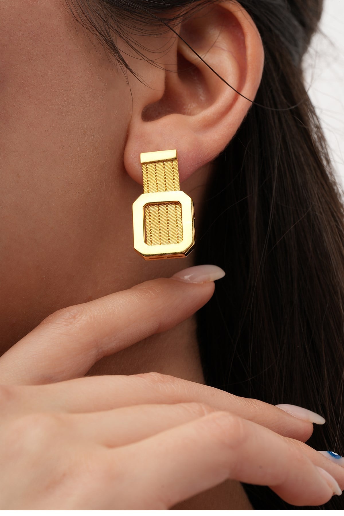 Karin Model Altın Küpe Sarı