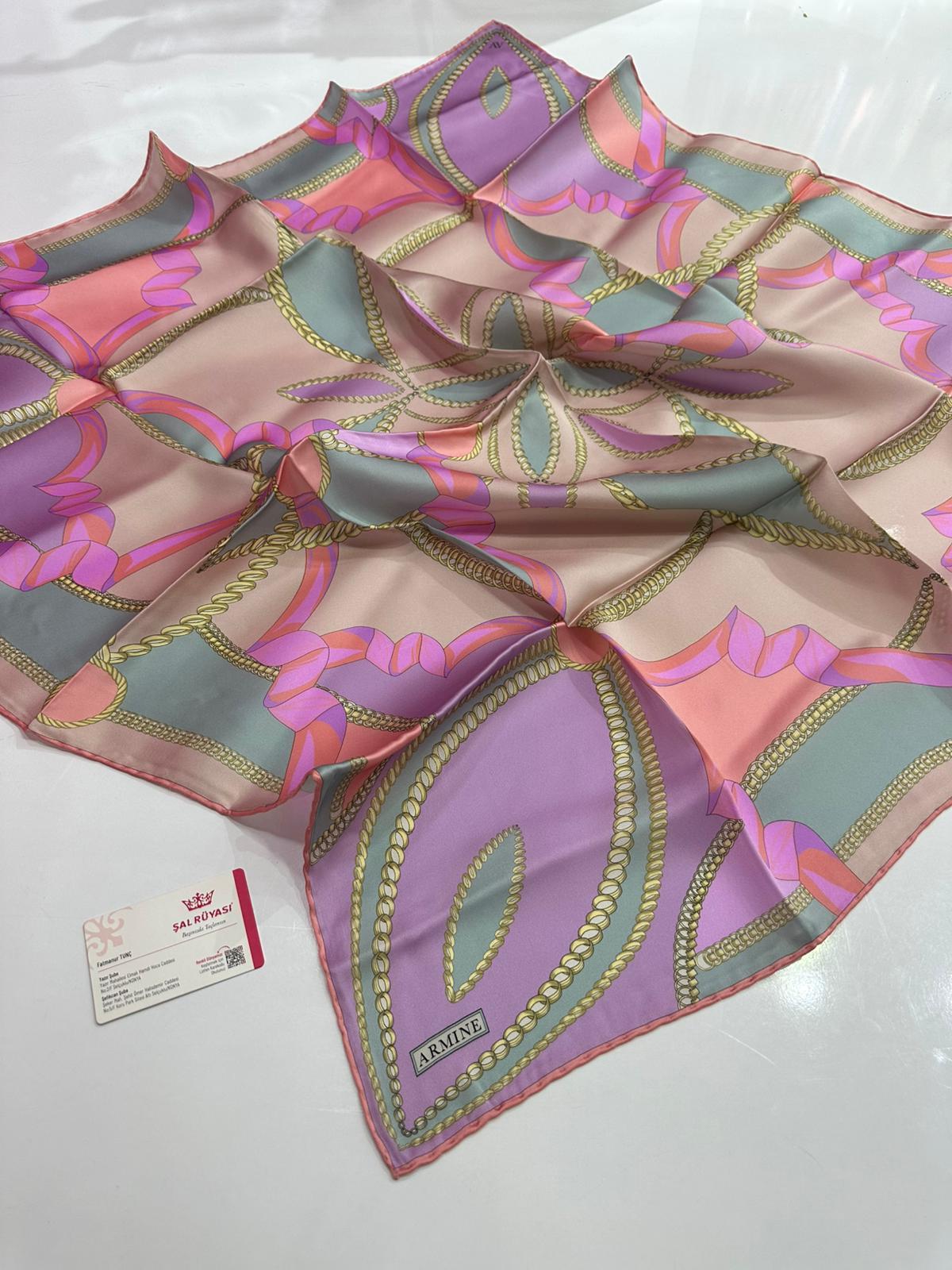 Armine İpek Eşarp 02
