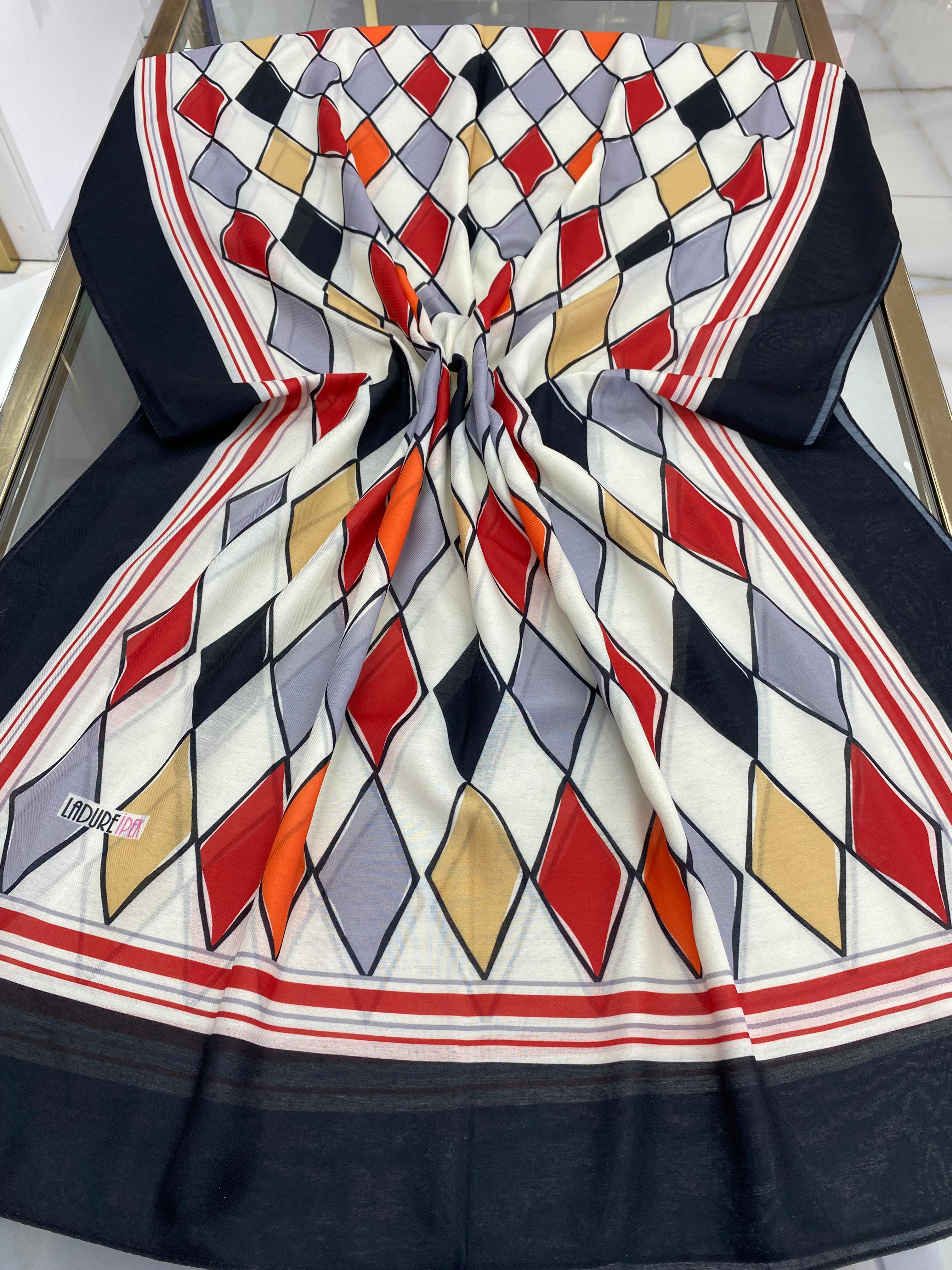 Desenli Butik Şal (Ekru)