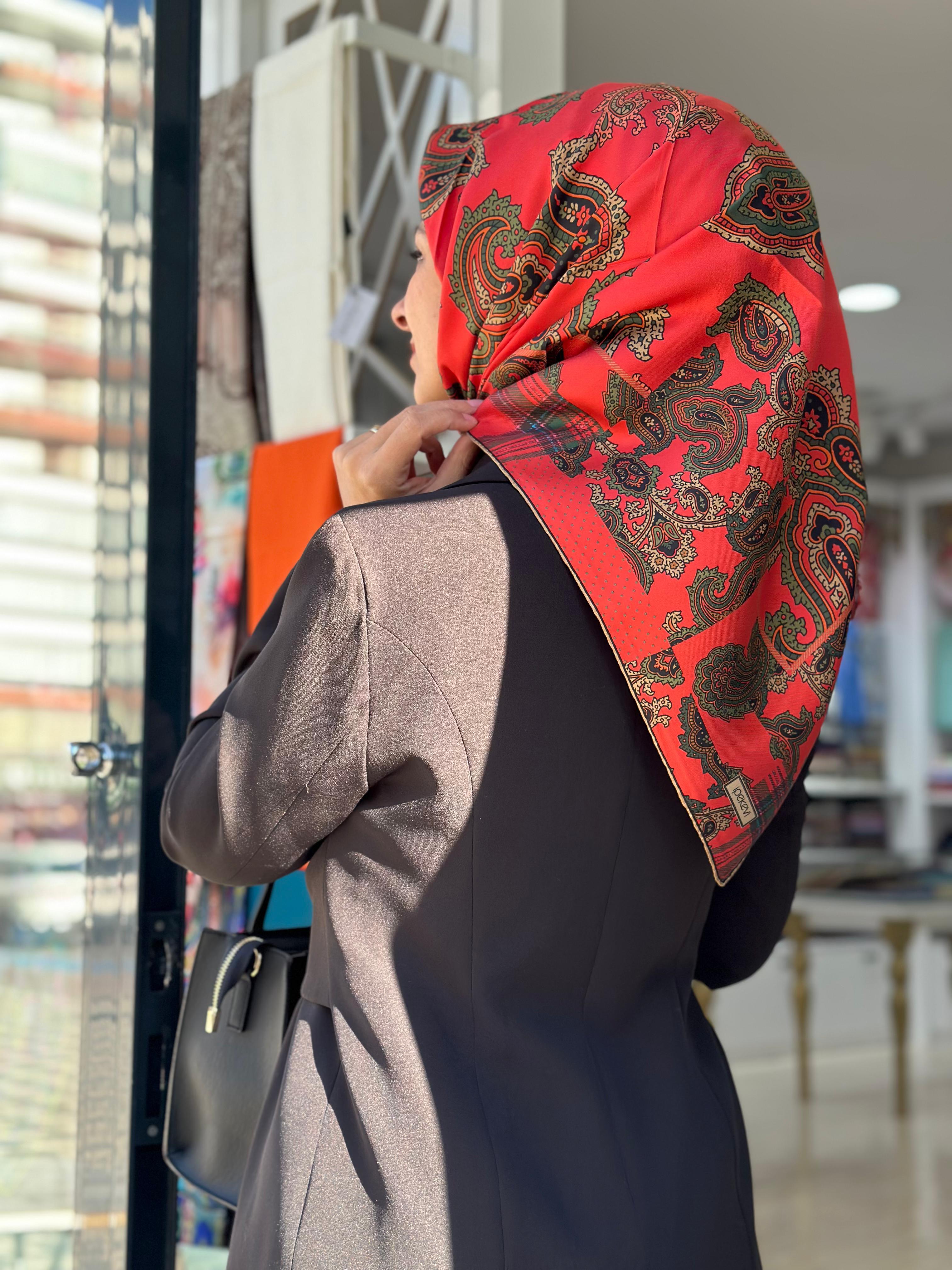 İpekevi Etro Desen Eşarp Osmanlı Kırmızı Rengi