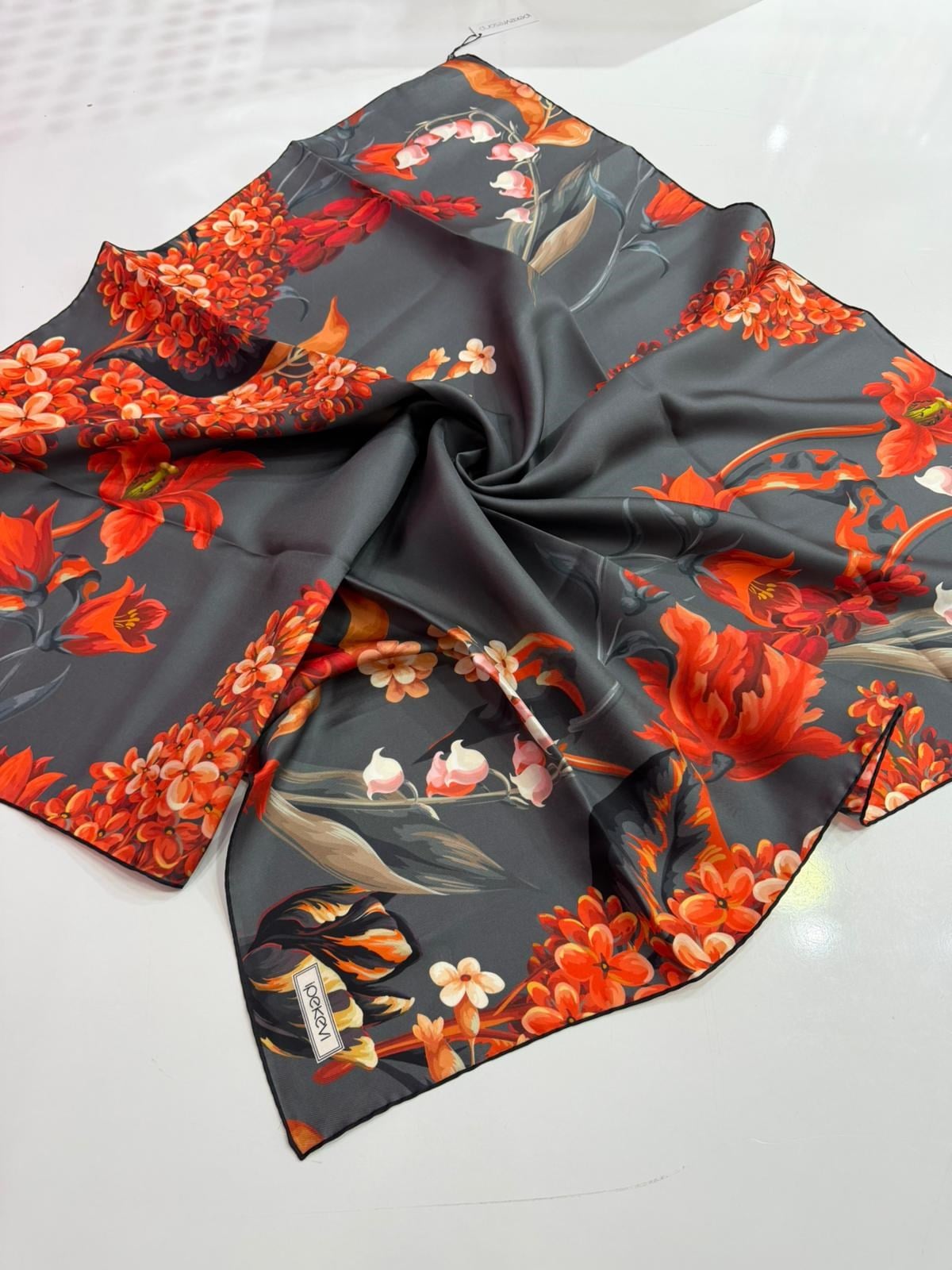İpekevi Yeni Sezon Desenli Twill İpek Eşarp 02