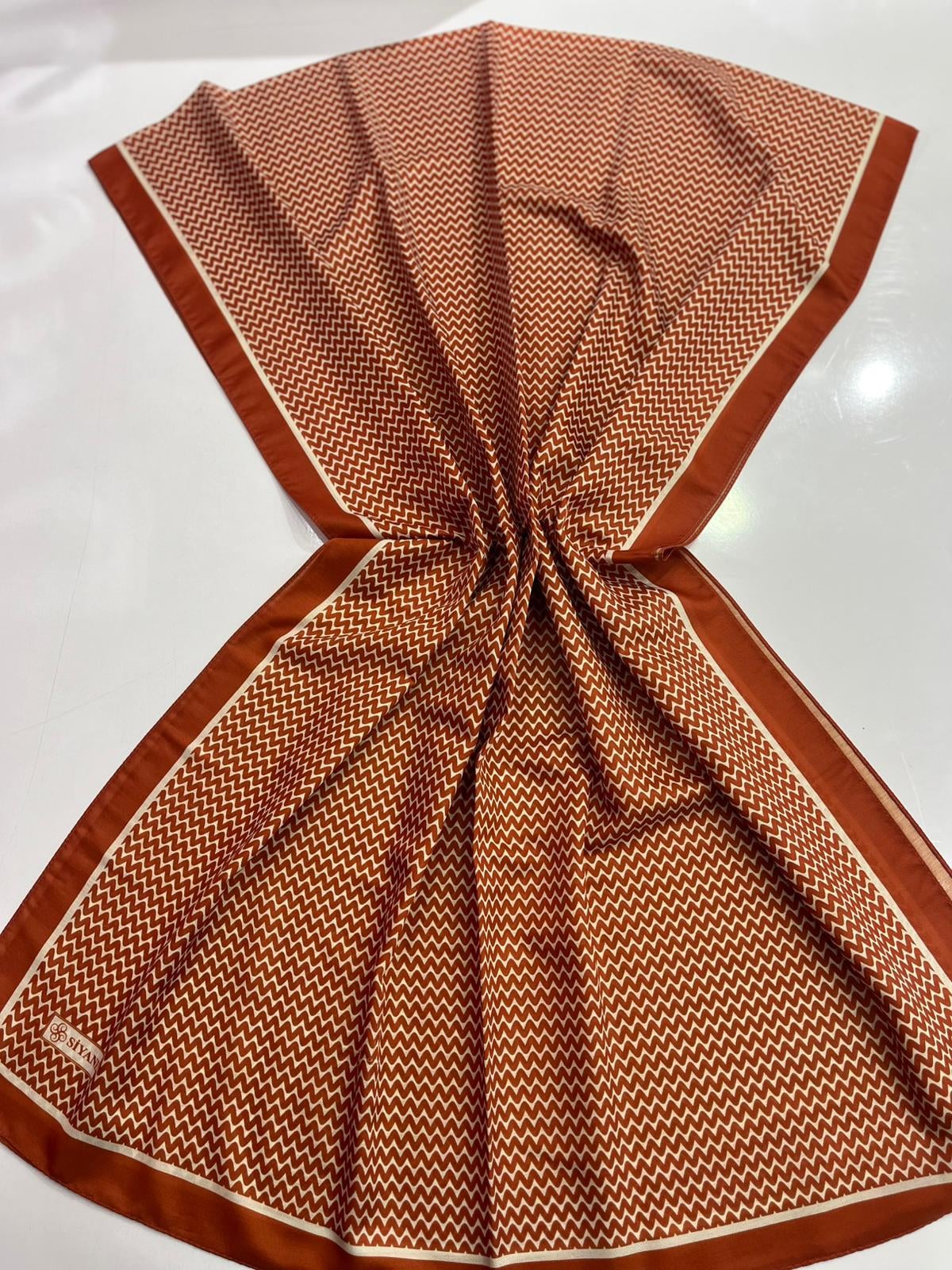 La Boutique Desenli Özel Seri Şal 01