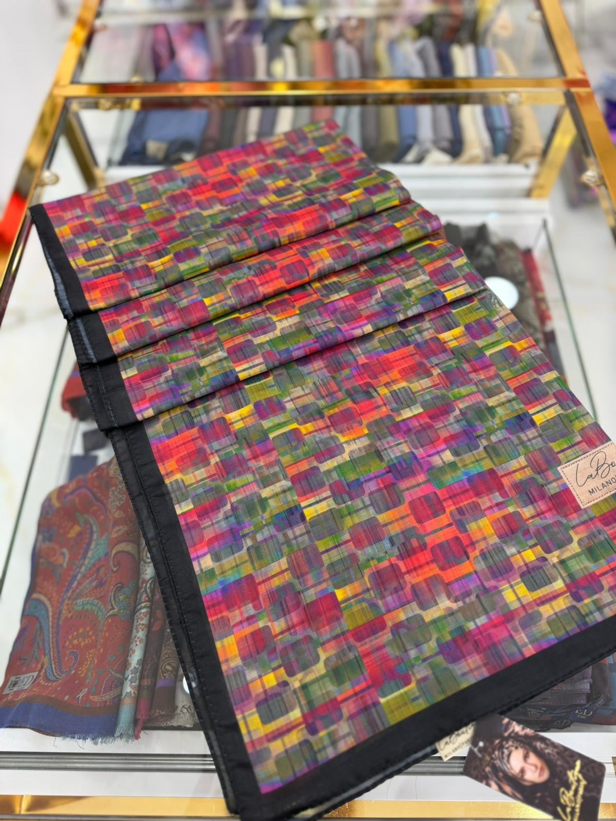 La Boutique Desenli Özel Seri Şal 02