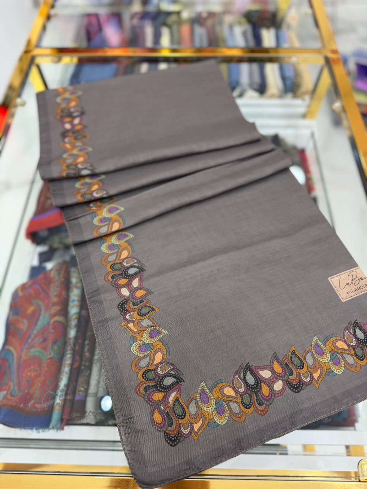 La Boutique Desenli Özel Seri Şal 04