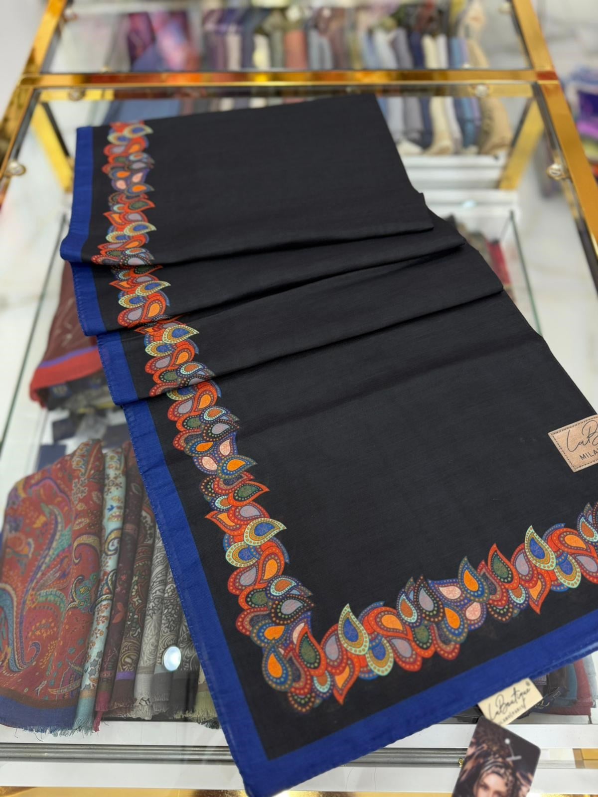 La Boutique Desenli Özel Seri Şal 07