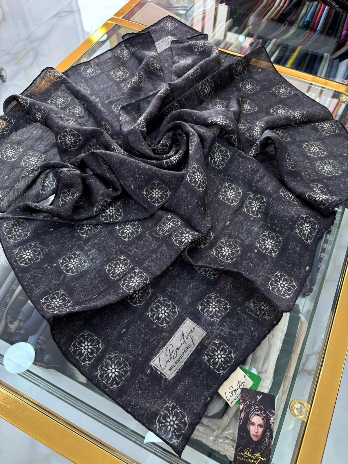 La Boutique Yeni Sezon Desenli Güz Yaz Serinliği Eşarp 04