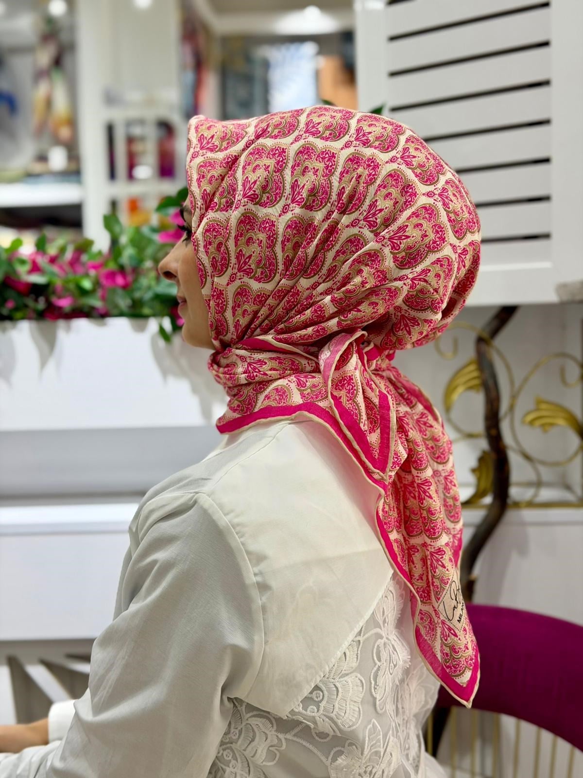 La Boutique Yeni Sezon Desenli Güz Yaz Serinliği Eşarp 02