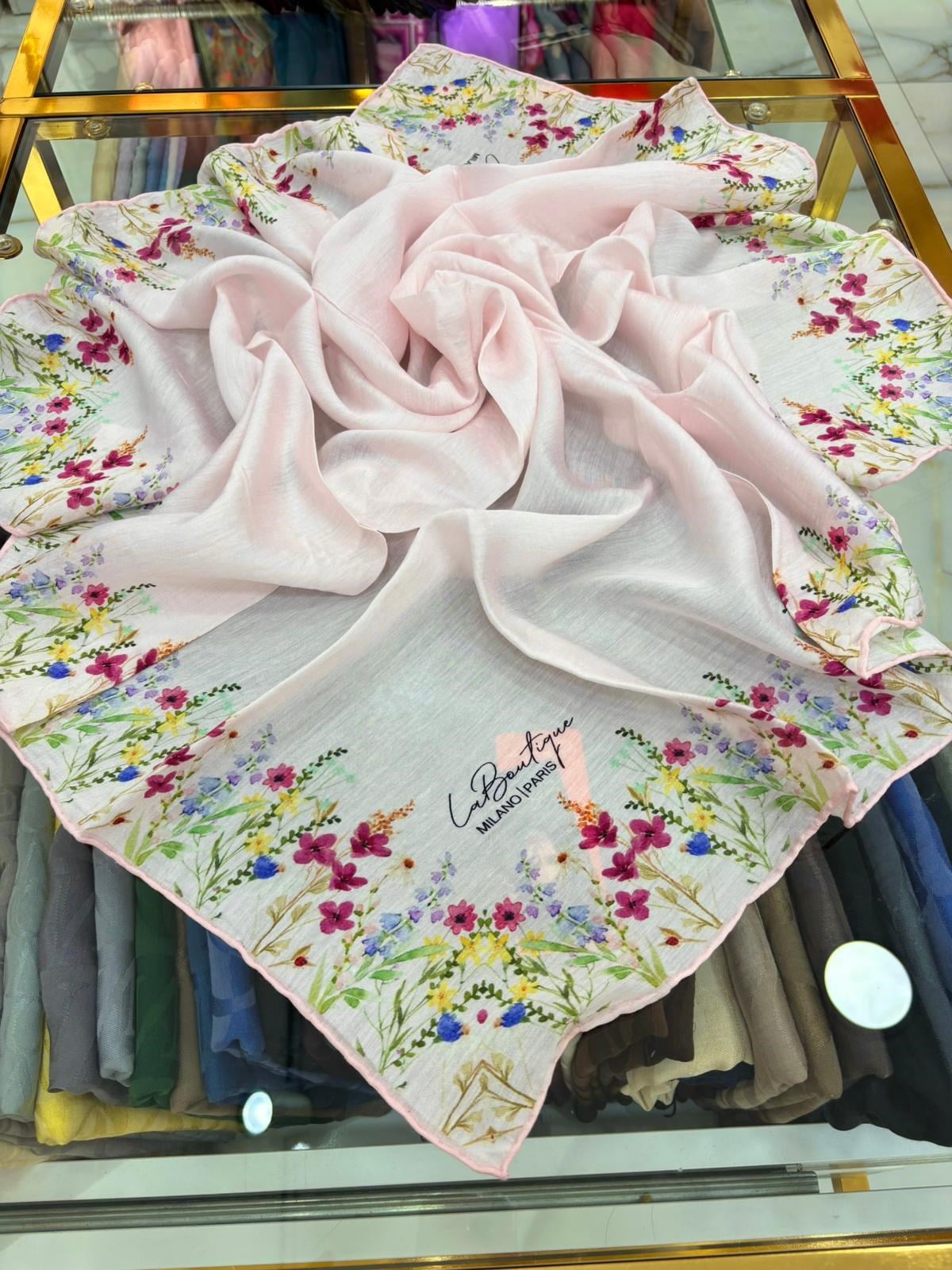 La Boutique Yeni Sezon Desenli Güz Yaz Serinliği Eşarp 03