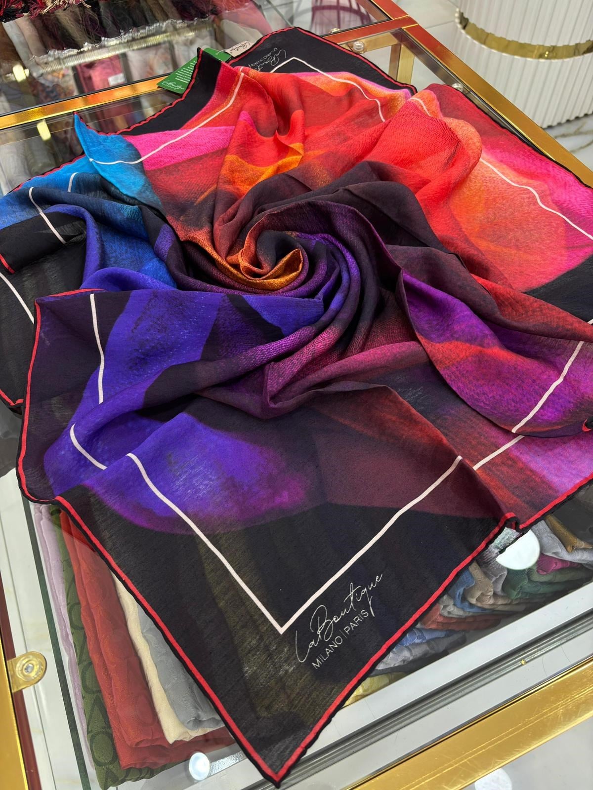 La Boutique Yeni Sezon Desenli Güz Yaz Serinliği Eşarp 01