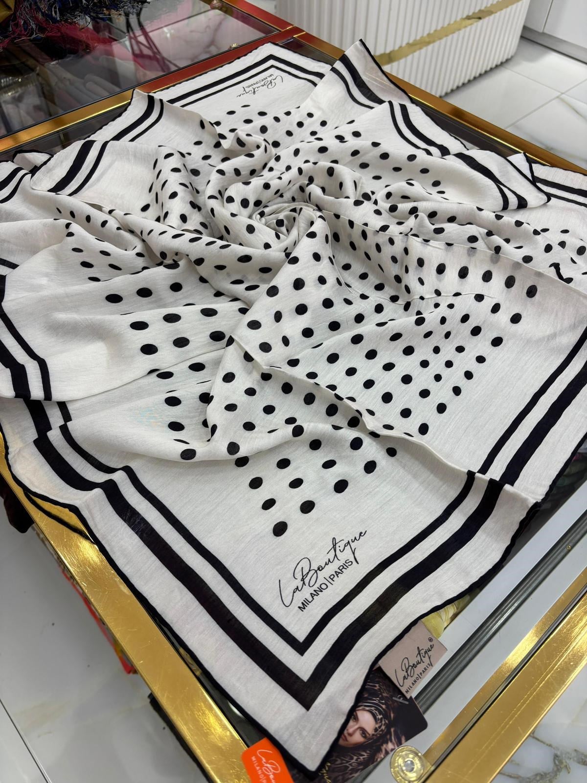 La Boutique Yeni Sezon Desenli Güz Yaz Serinliği Eşarp 01