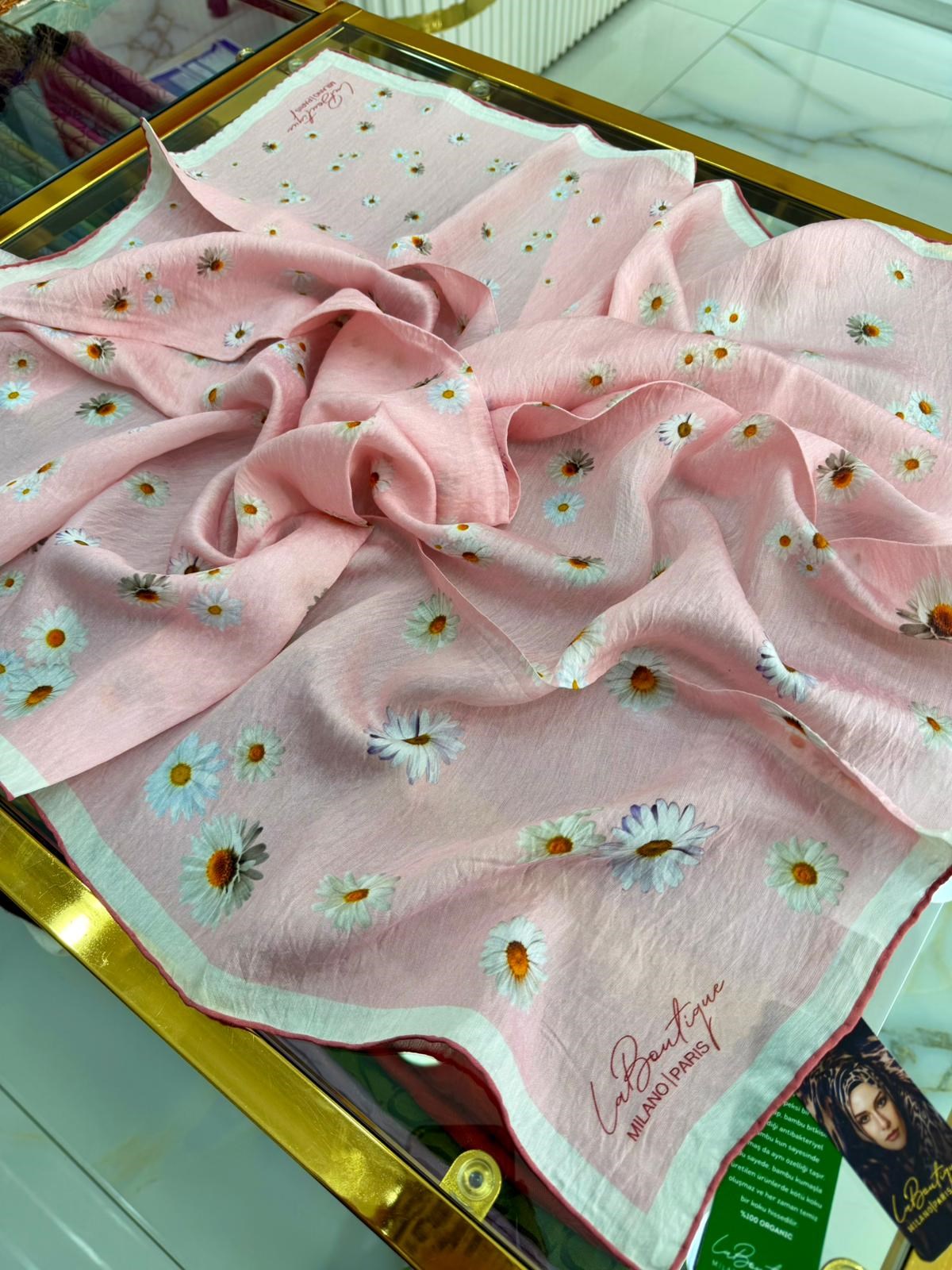 La Boutique Yeni Sezon Desenli Güz Yaz Serinliği Eşarp 02