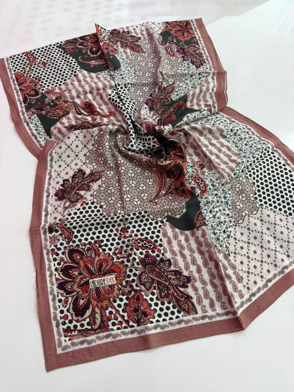 Ladure Premium Seri Şal 07
