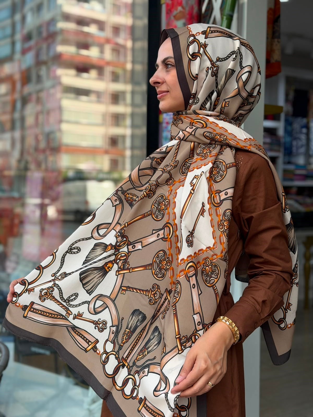 Sisley Desenli Floş Viskon Şal 09