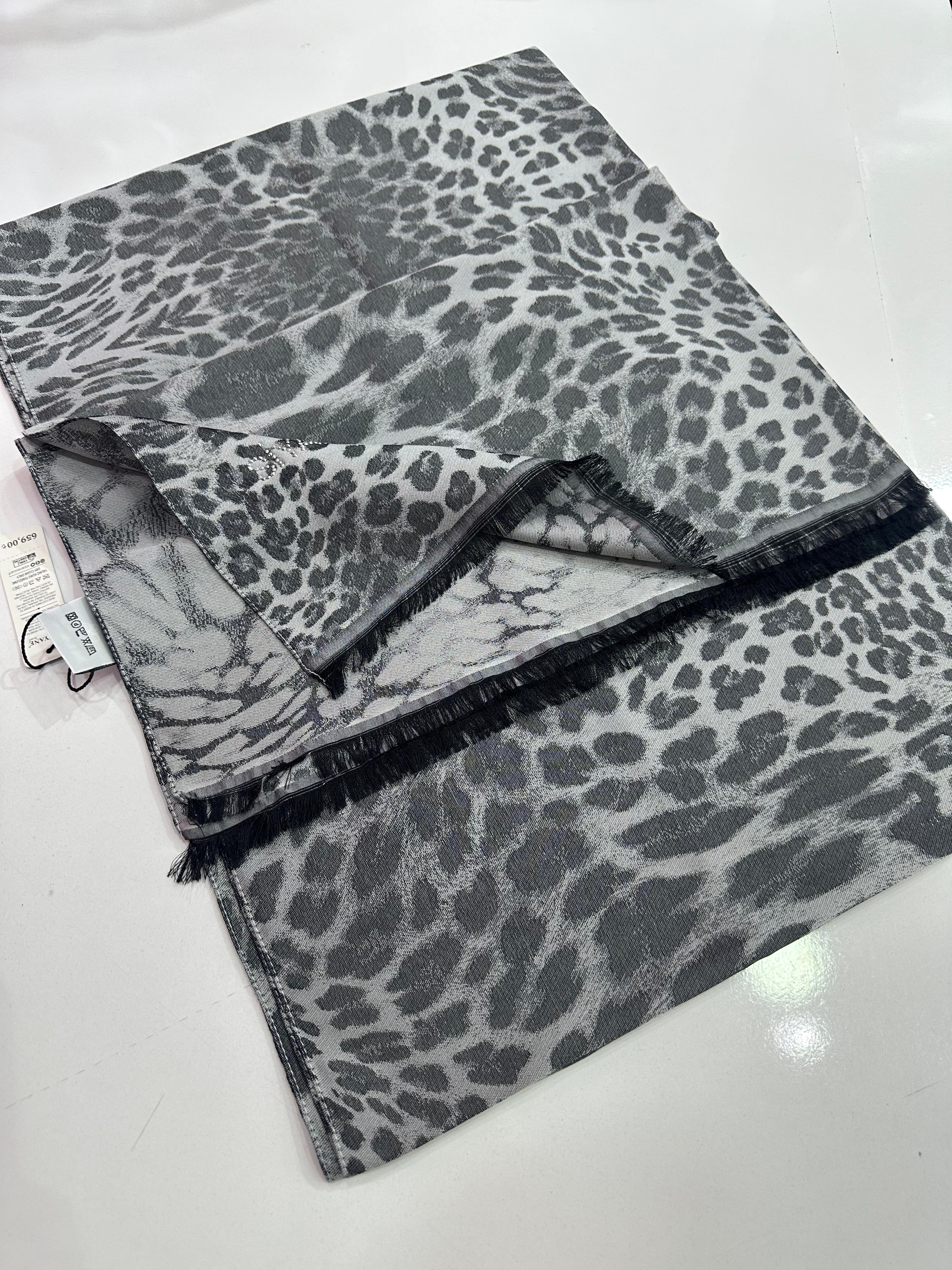 Siyane Leoparlı Desenli Şal Gümüş Siyah Rengi