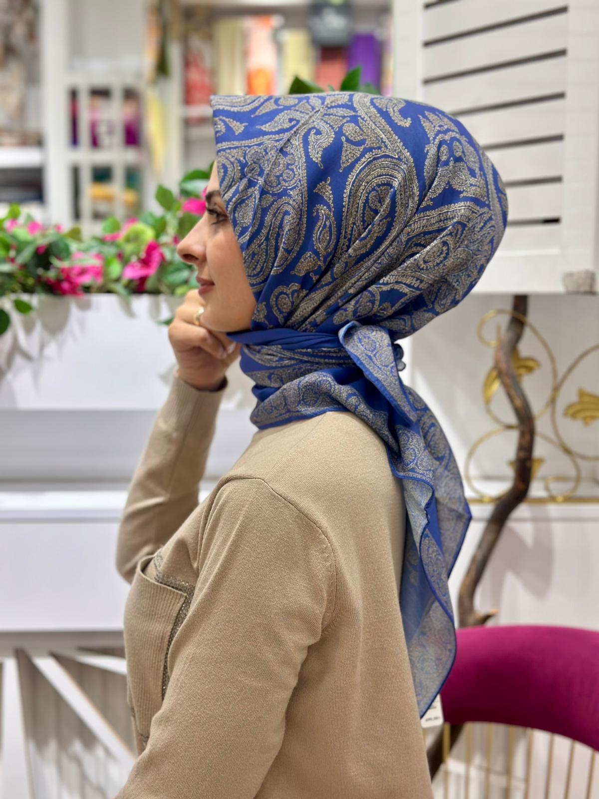Siyane Motif Desenli Eşarp 01