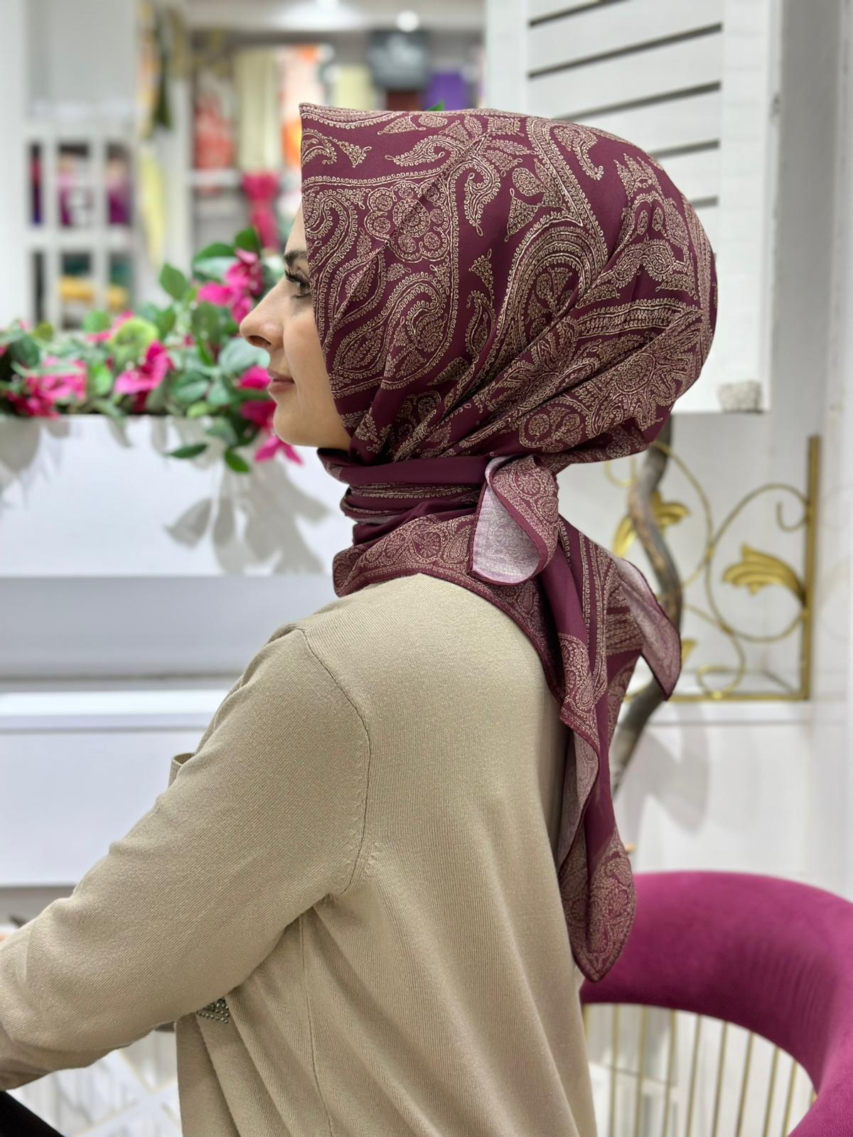 Siyane Motif Desenli Eşarp 11