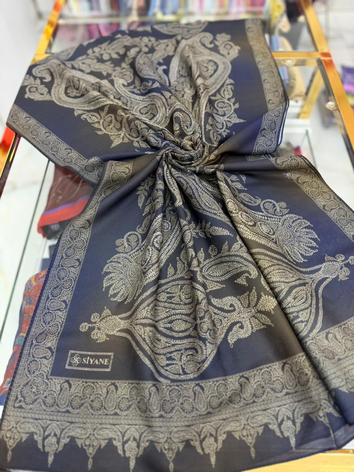 Siyane Motif Renk Geçişli Şal 18