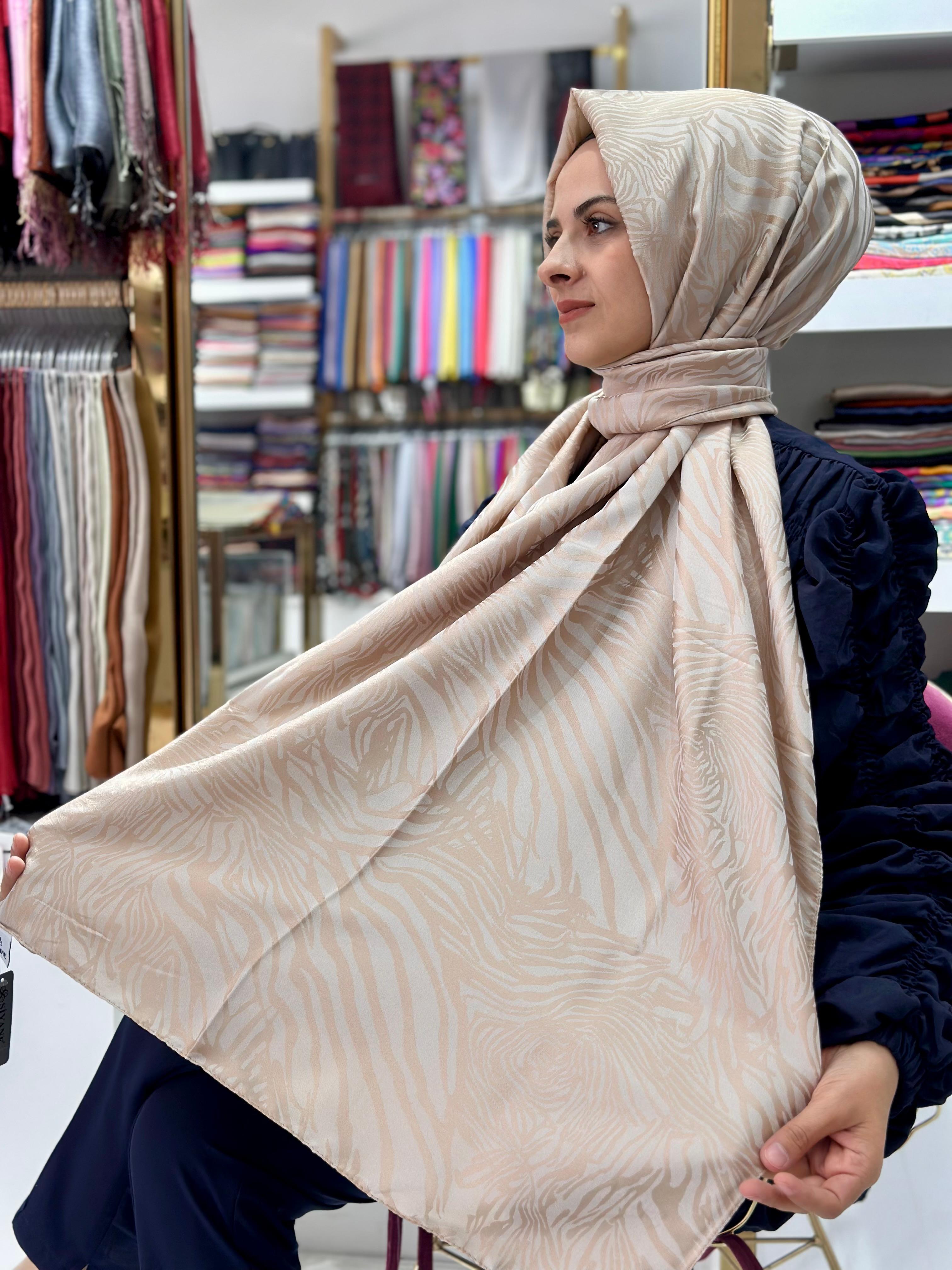 Siyane Zebra Jakarlı Fondöten Rengi