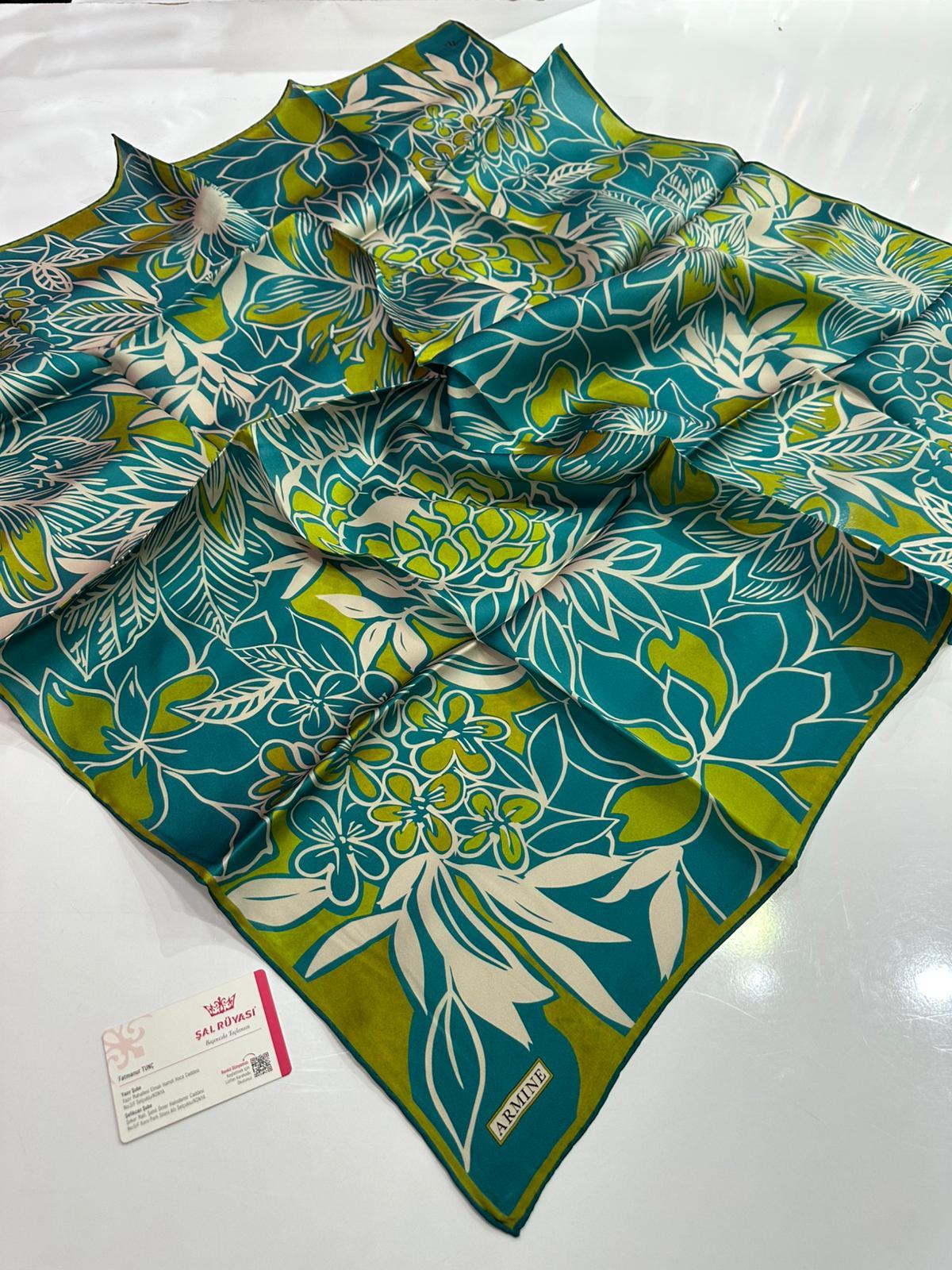 Armine İpek Eşarp 01