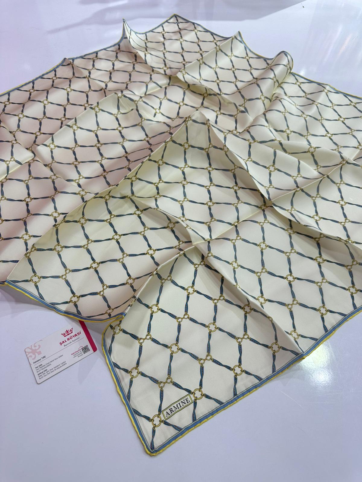 Armine İpek Eşarp 02
