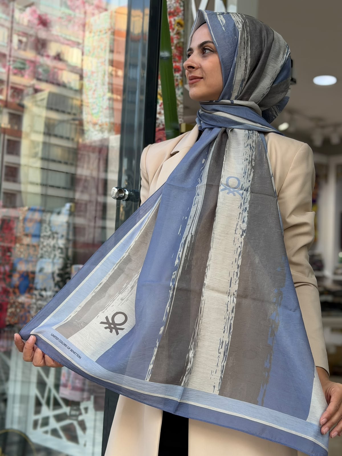 Benetton Desenli Şal Mavi Rengi (Yeni Sezon)