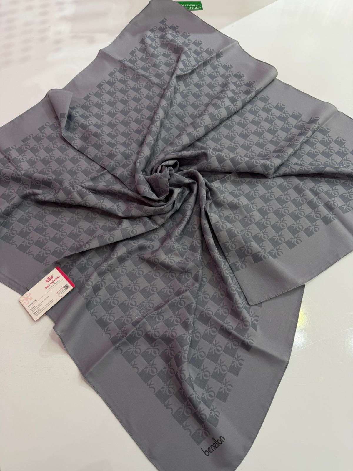 Benetton Monogram Elegante Eşarp Kadife Gri Rengi