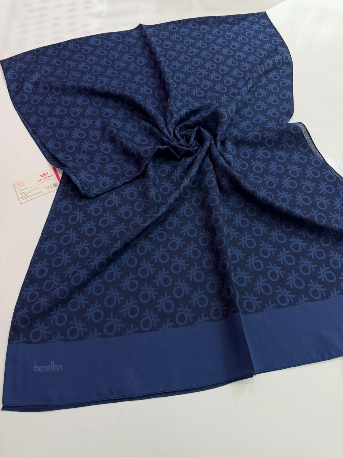 Benetton Monogram Elegante Şal Lacivert Rengi