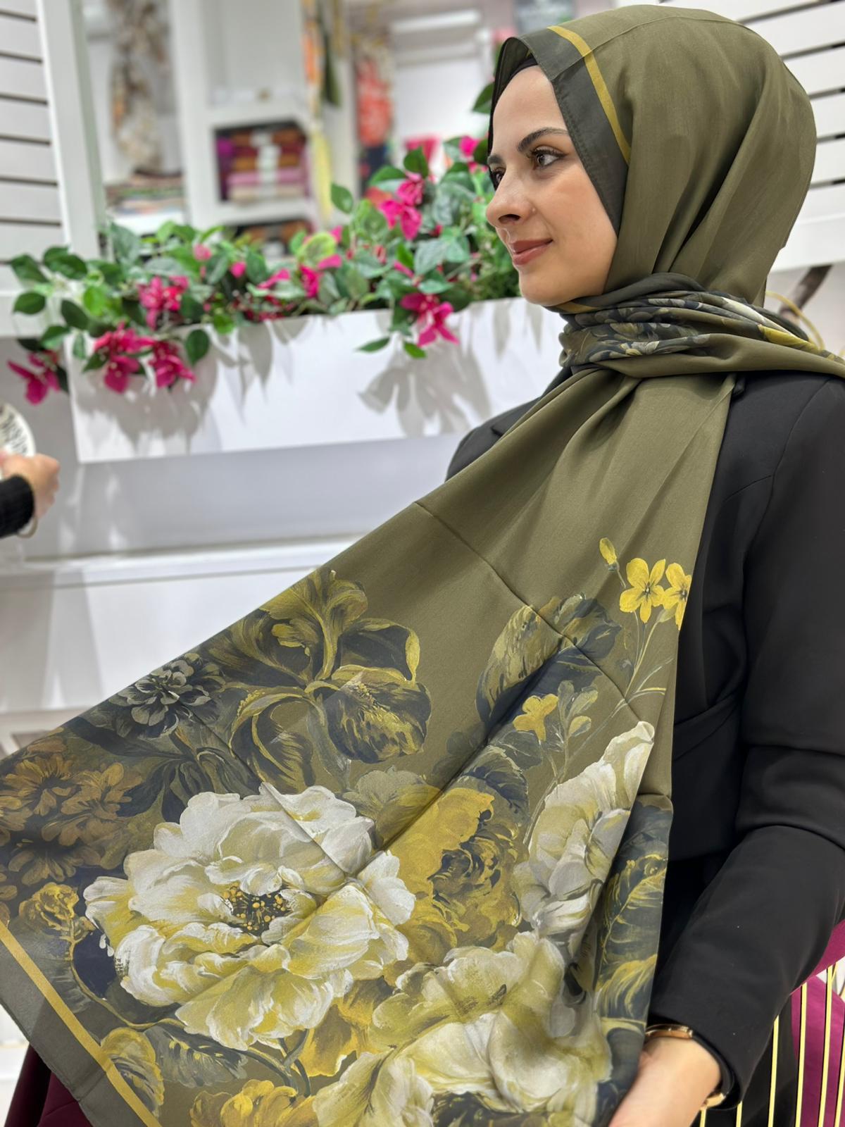 Ed Scarf Desenli Floş Viskon Şal 02