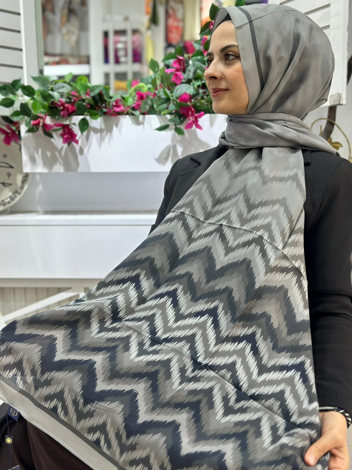 Ed Scarf Desenli Floş Viskon Şal 02