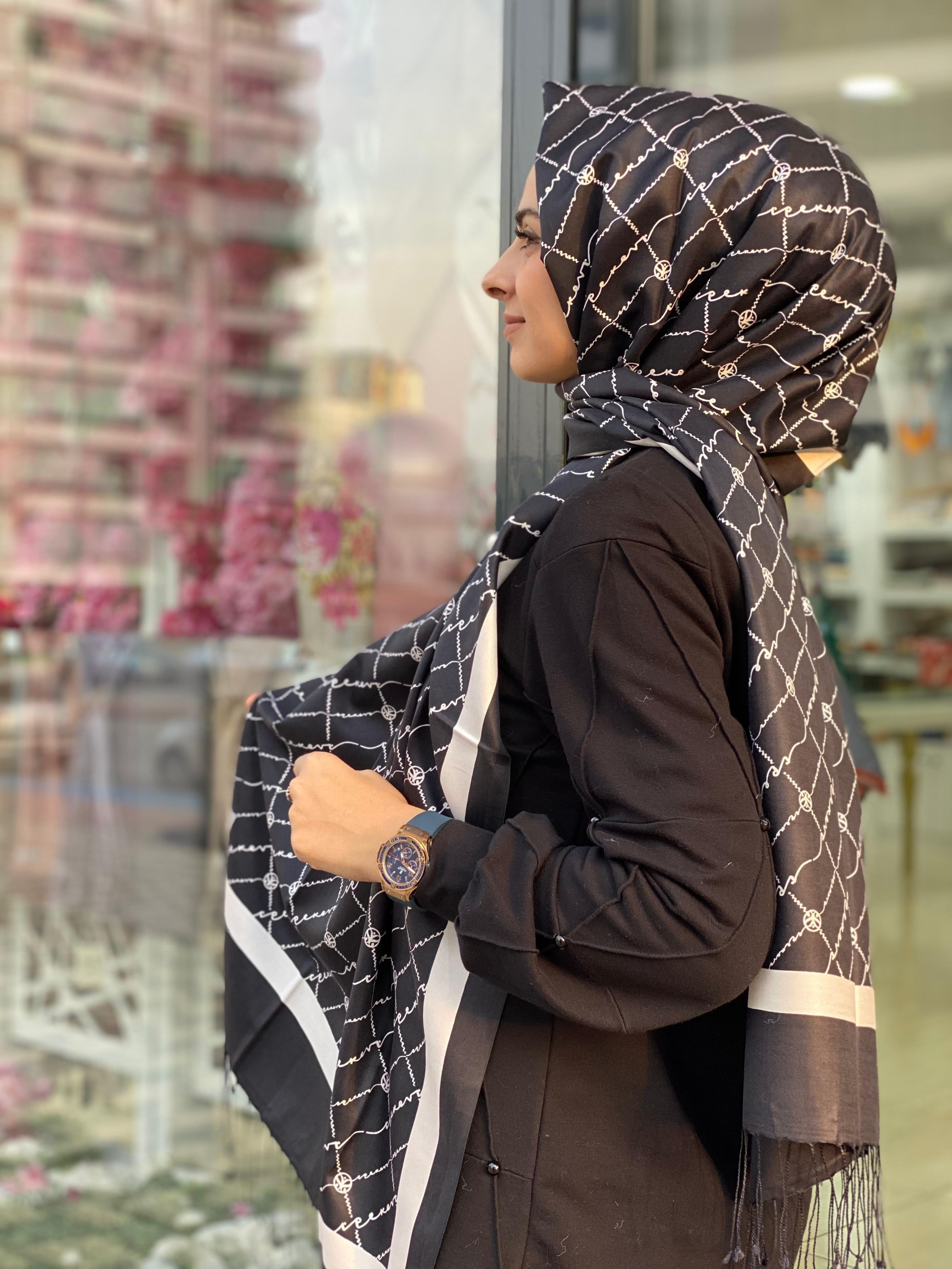 İpekevi Siyah Monogram İpek Şal