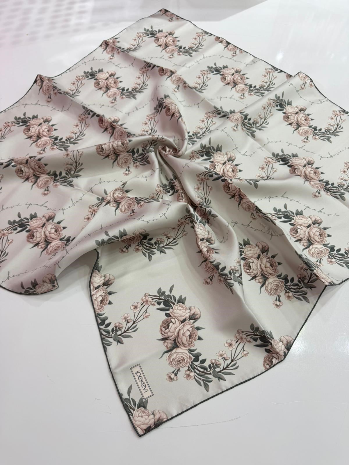 İpekevi Yeni Sezon Desenli Twill İpek Eşarp 02