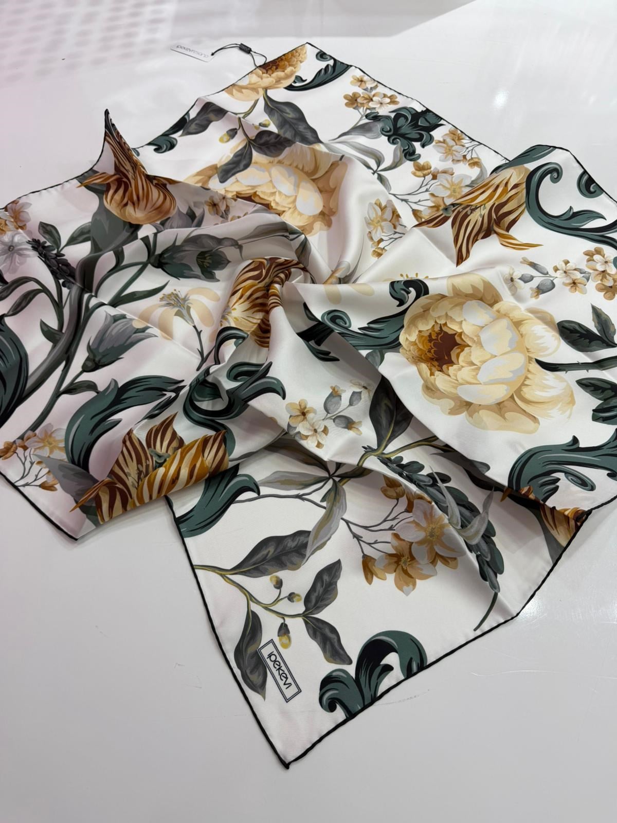 İpekevi Yeni Sezon Desenli Twill İpek Eşarp 02