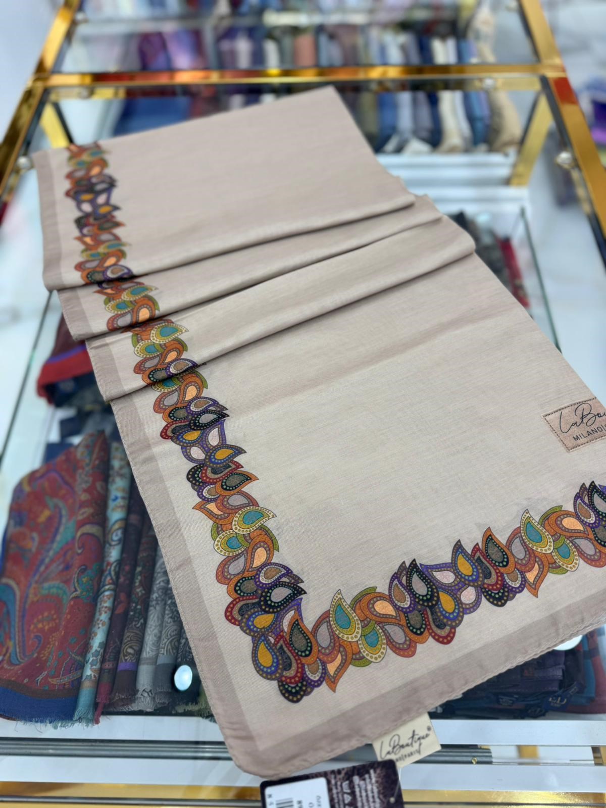 La Boutique Desenli Özel Seri Şal 01