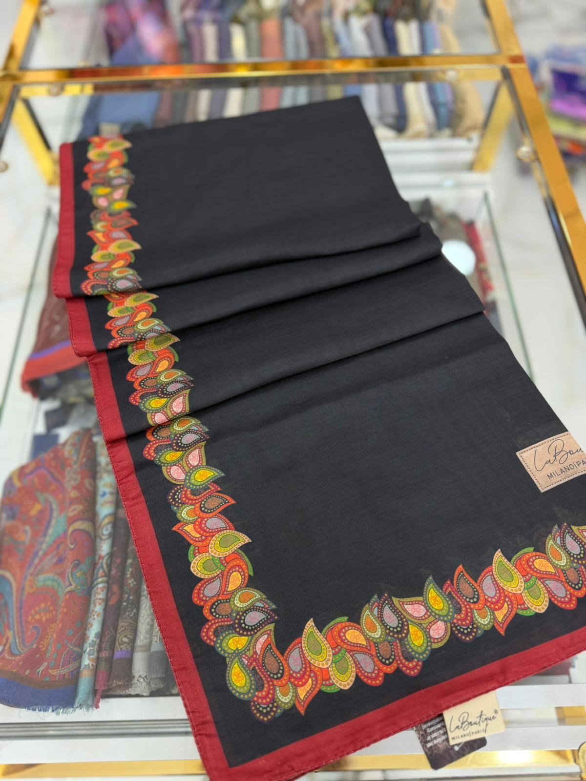 La Boutique Desenli Özel Seri Şal 02