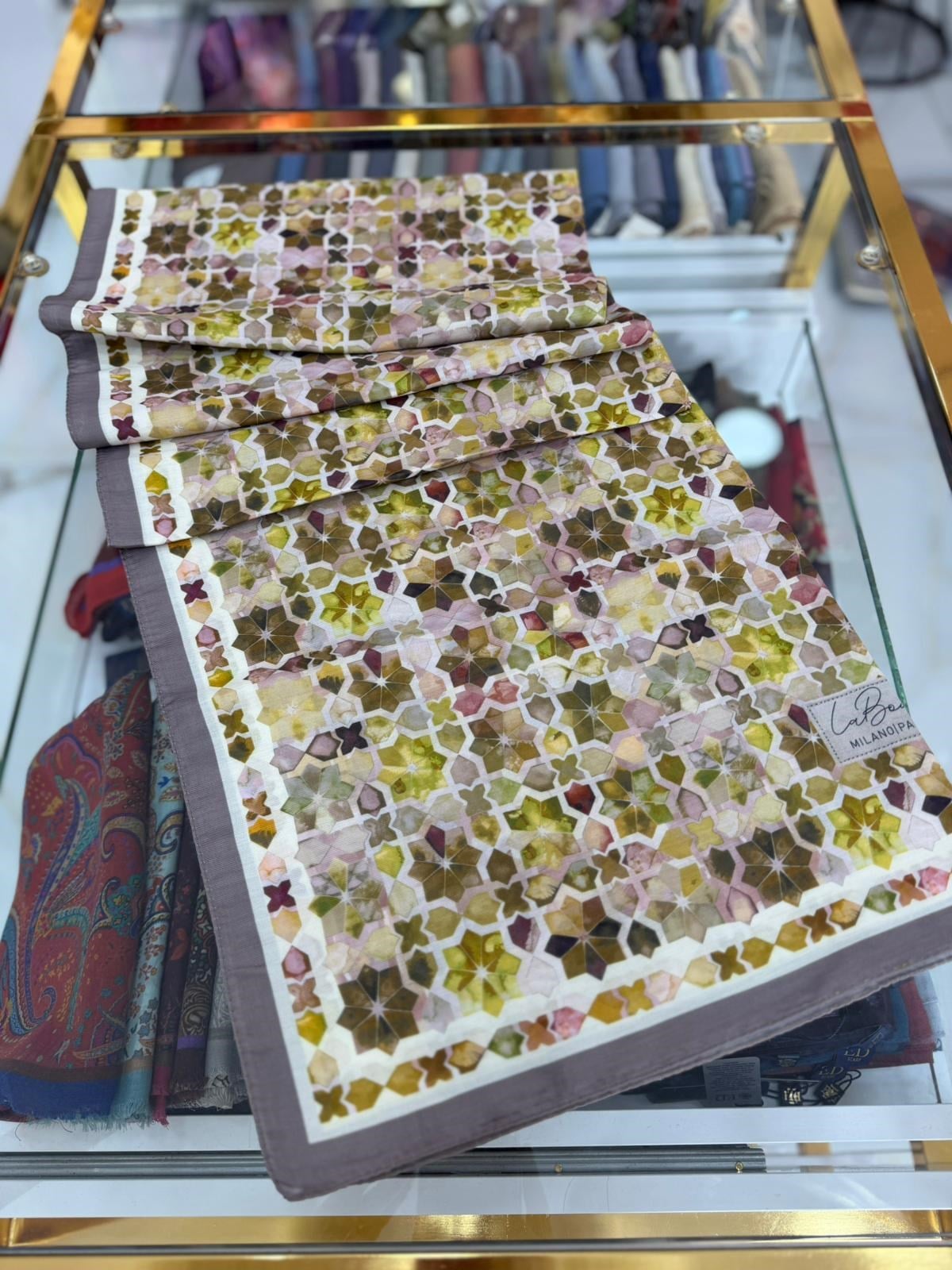 La Boutique Desenli Özel Seri Şal 03