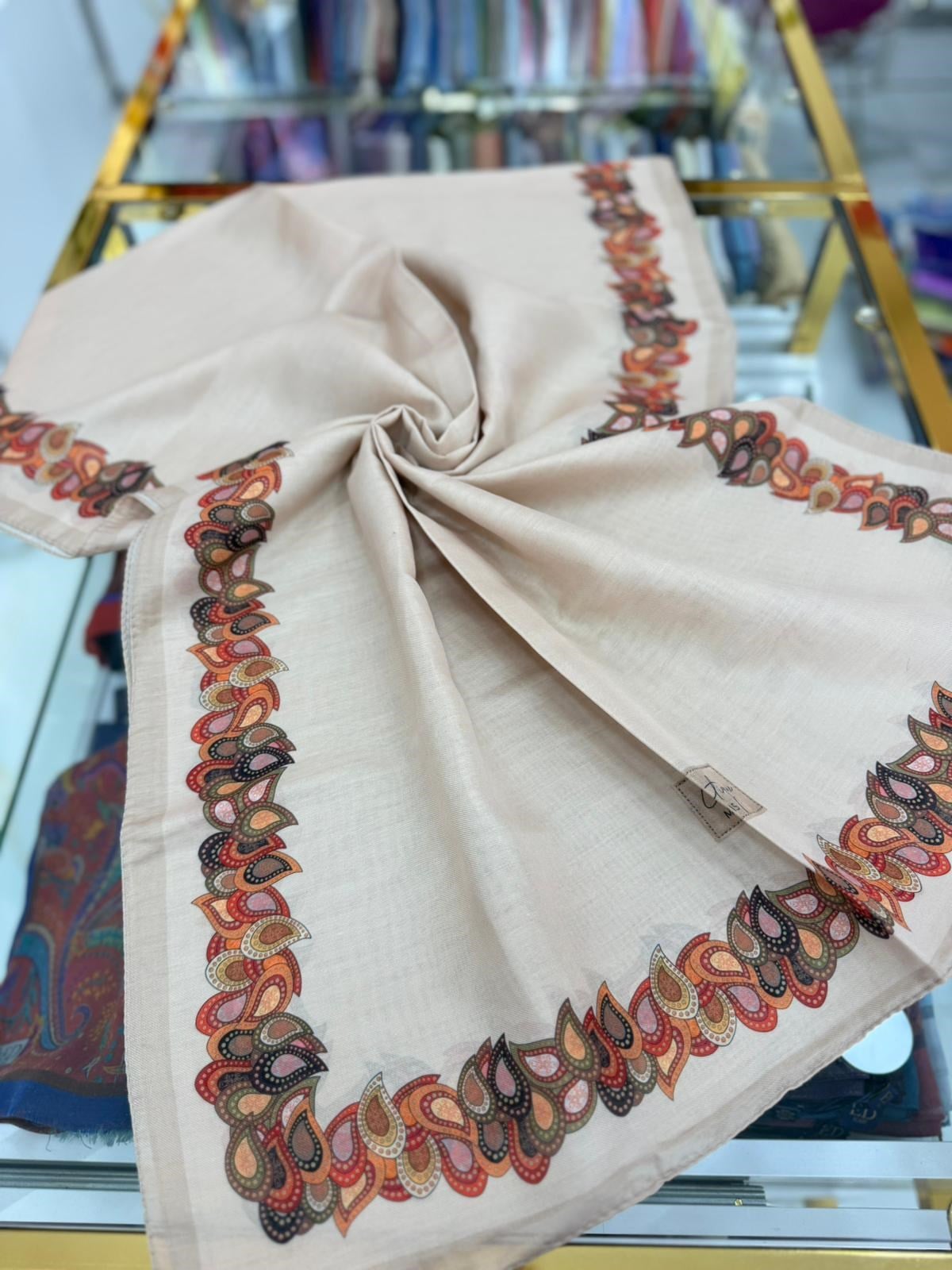 La Boutique Desenli Özel Seri Şal 03