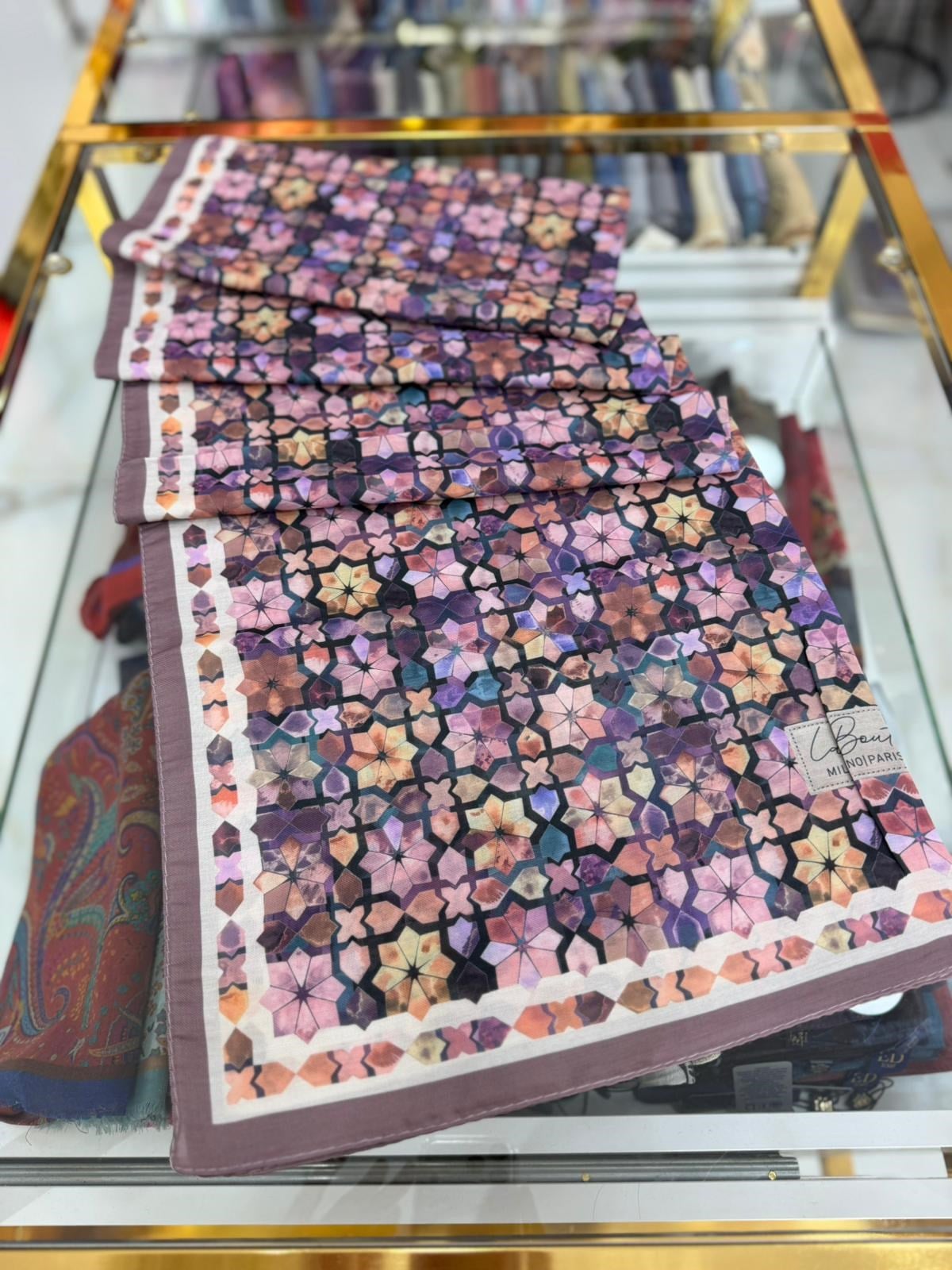 La Boutique Desenli Özel Seri Şal 04