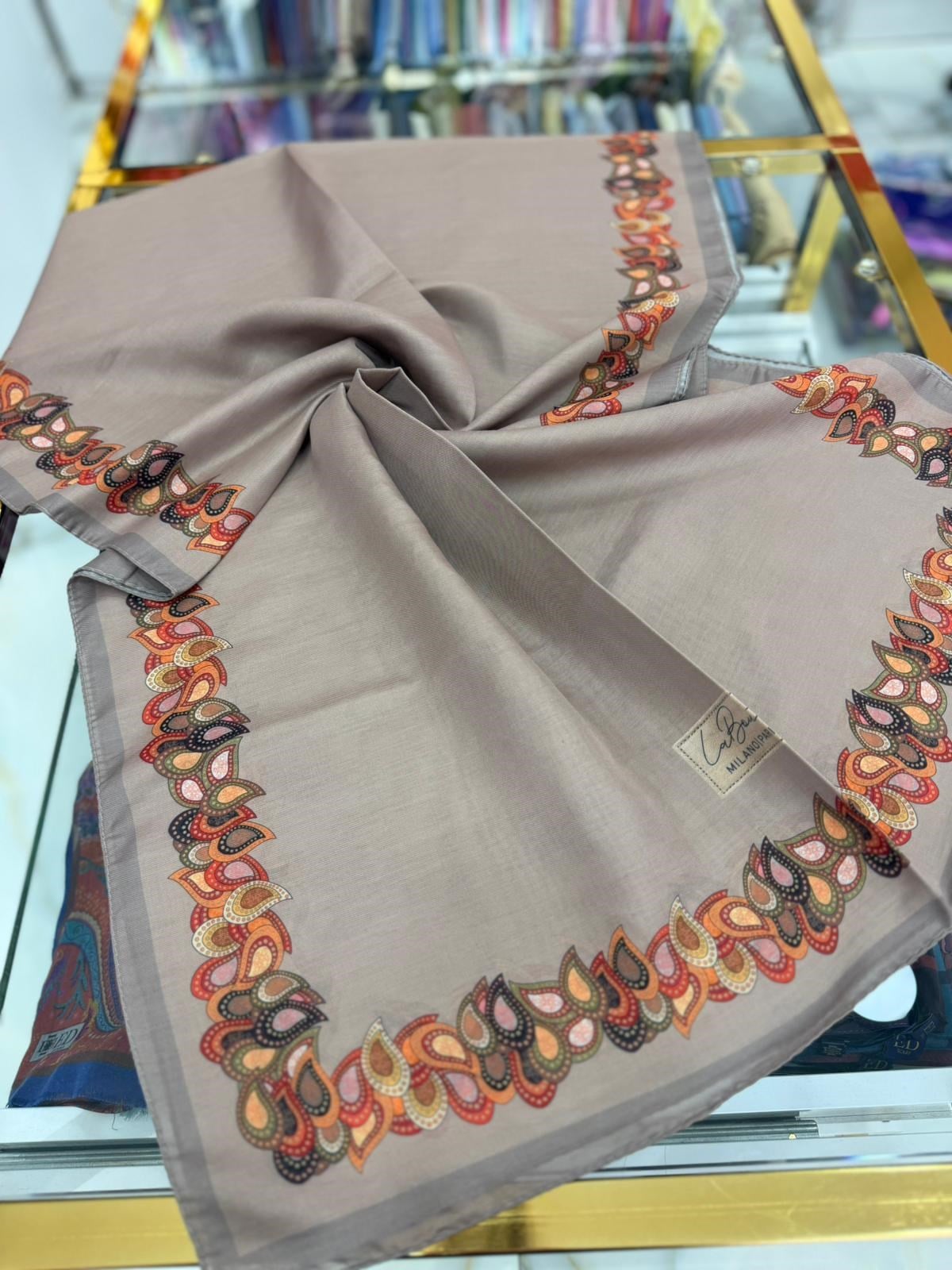 La Boutique Desenli Özel Seri Şal 05