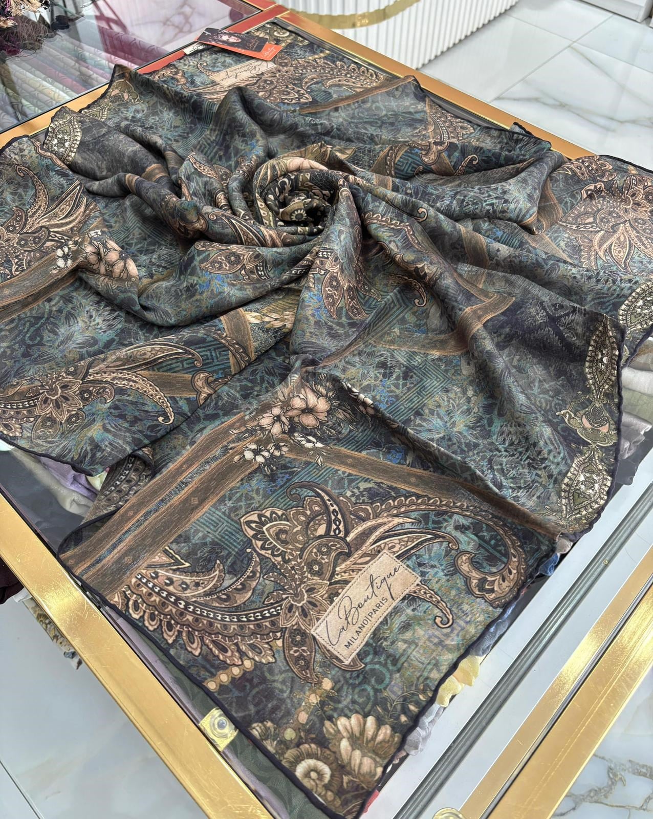 La Boutique Yeni Sezon Desenli Güz Yaz Serinliği Eşarp 02