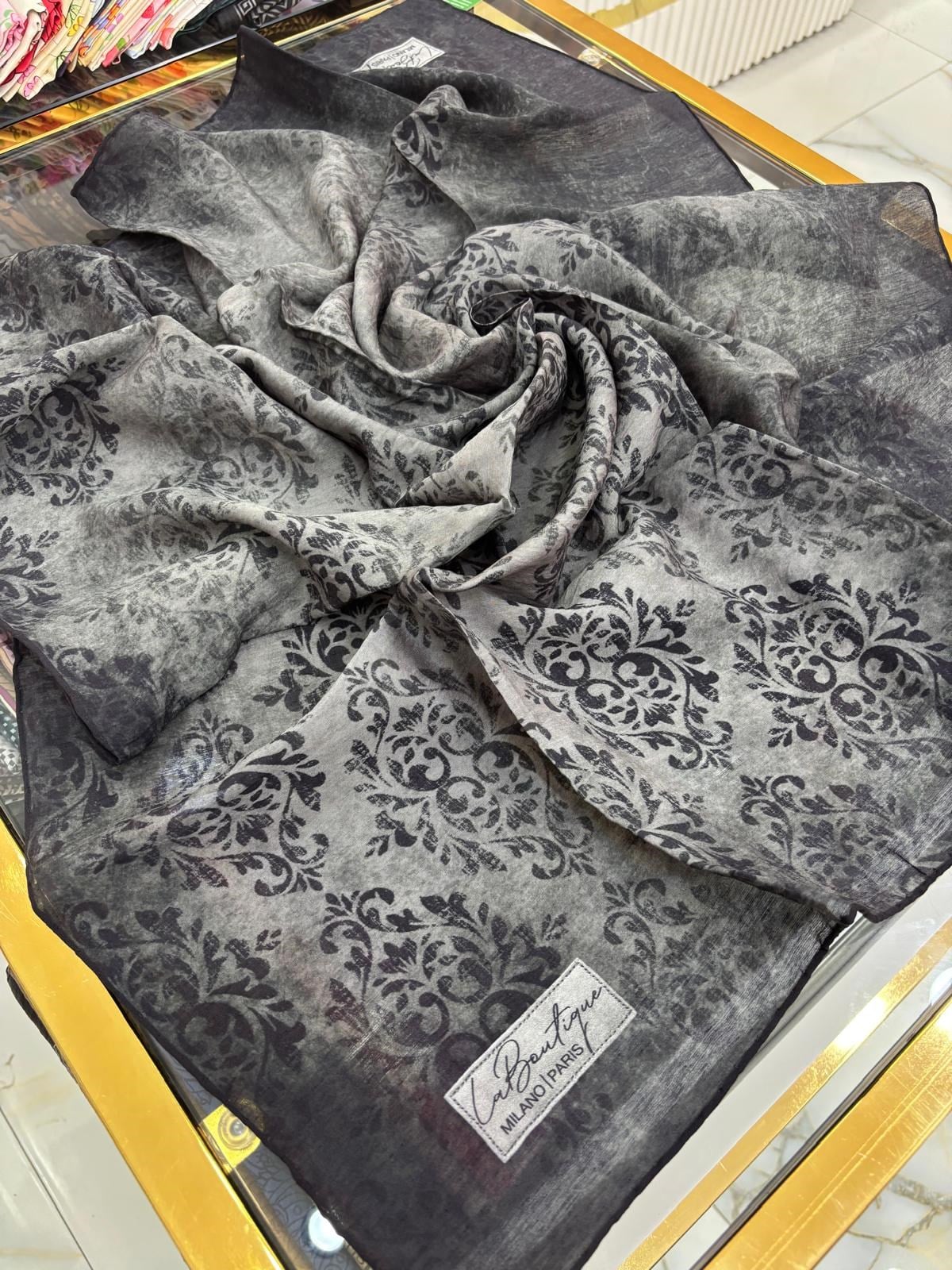 La Boutique Yeni Sezon Desenli Güz Yaz Serinliği Eşarp 02