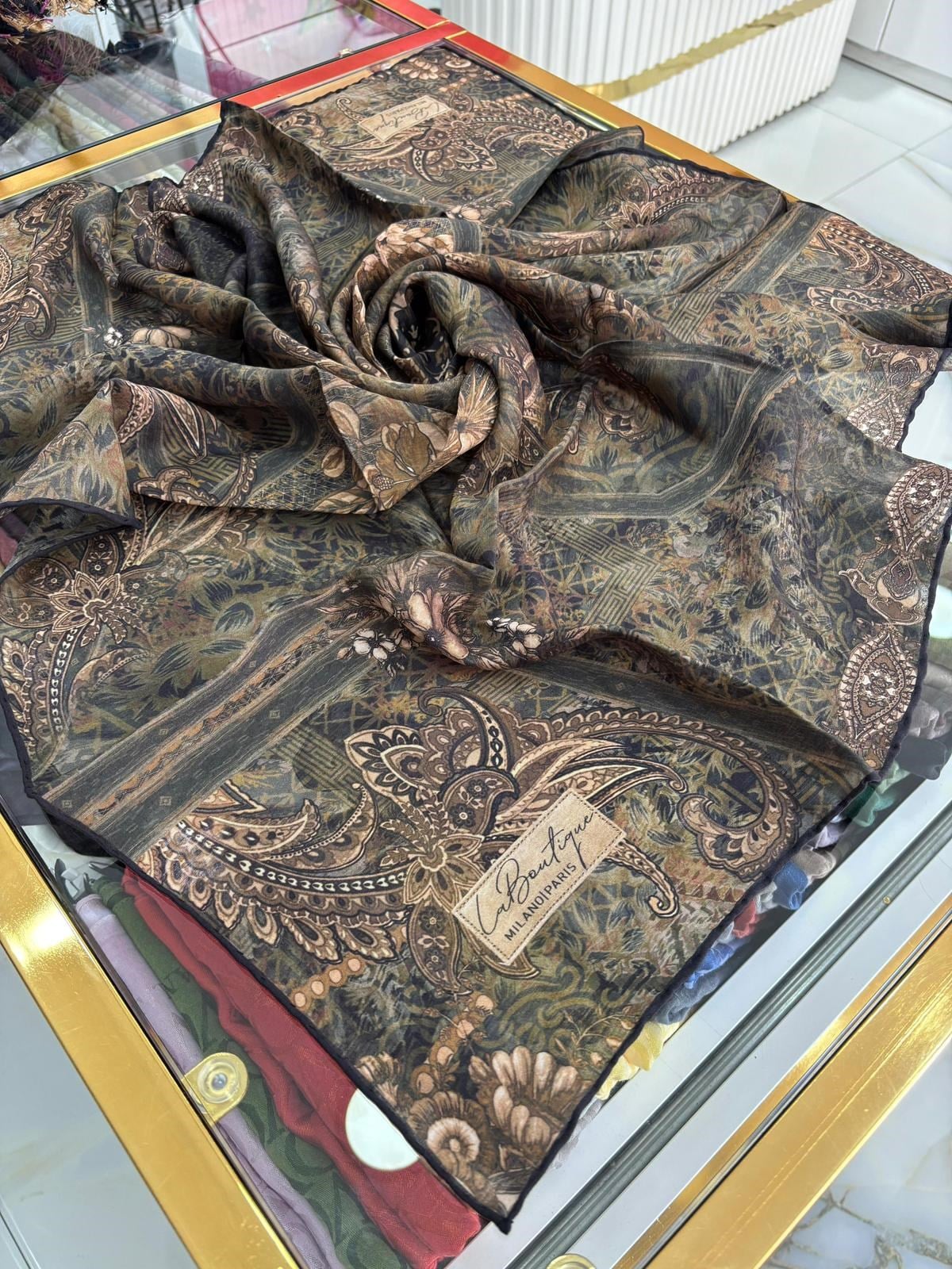 La Boutique Yeni Sezon Desenli Güz Yaz Serinliği Eşarp 01