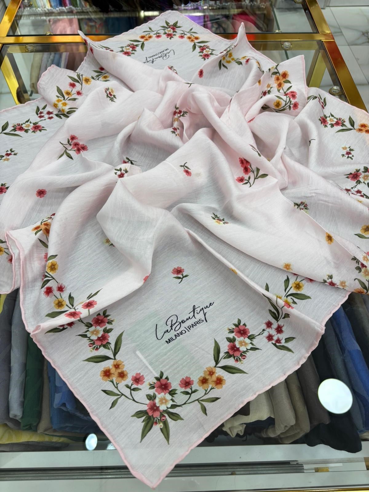 La Boutique Yeni Sezon Desenli Güz Yaz Serinliği Eşarp 02